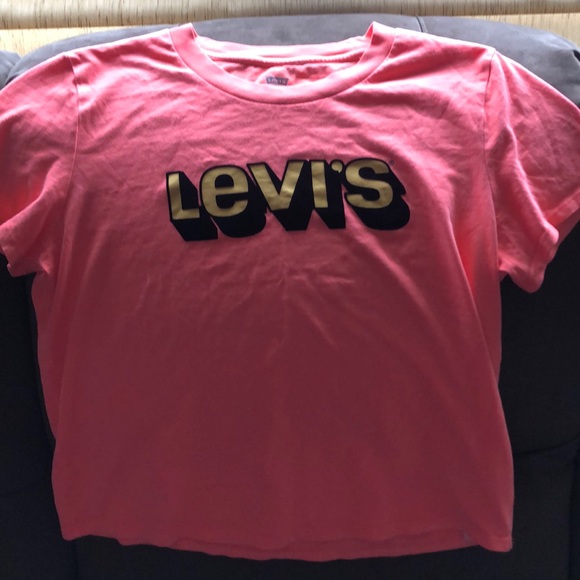Levi’s Tops - Levi’s tee